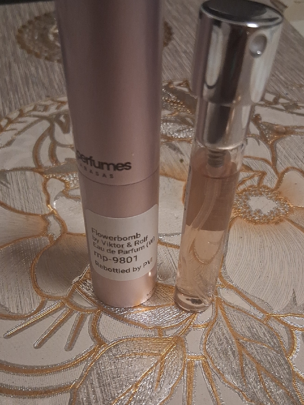 Viktor & Rolf Flowerbomb Mini Spray — Parfum - Picture 2 of 3